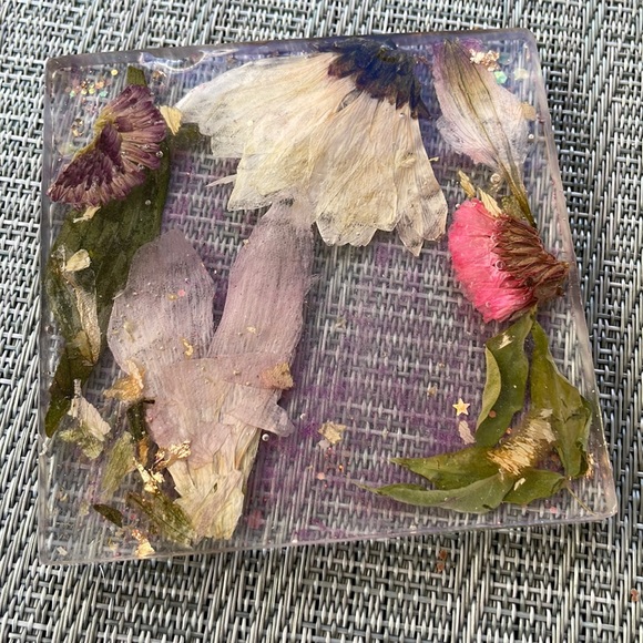 Handmade Pressed Flower Coaster Set and Holder Square Delicate - Picture 5 of 16